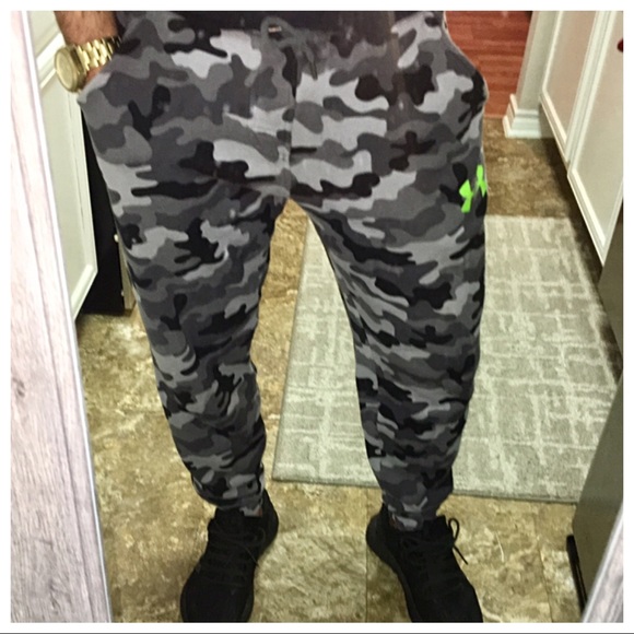 under armour camo jogger pants